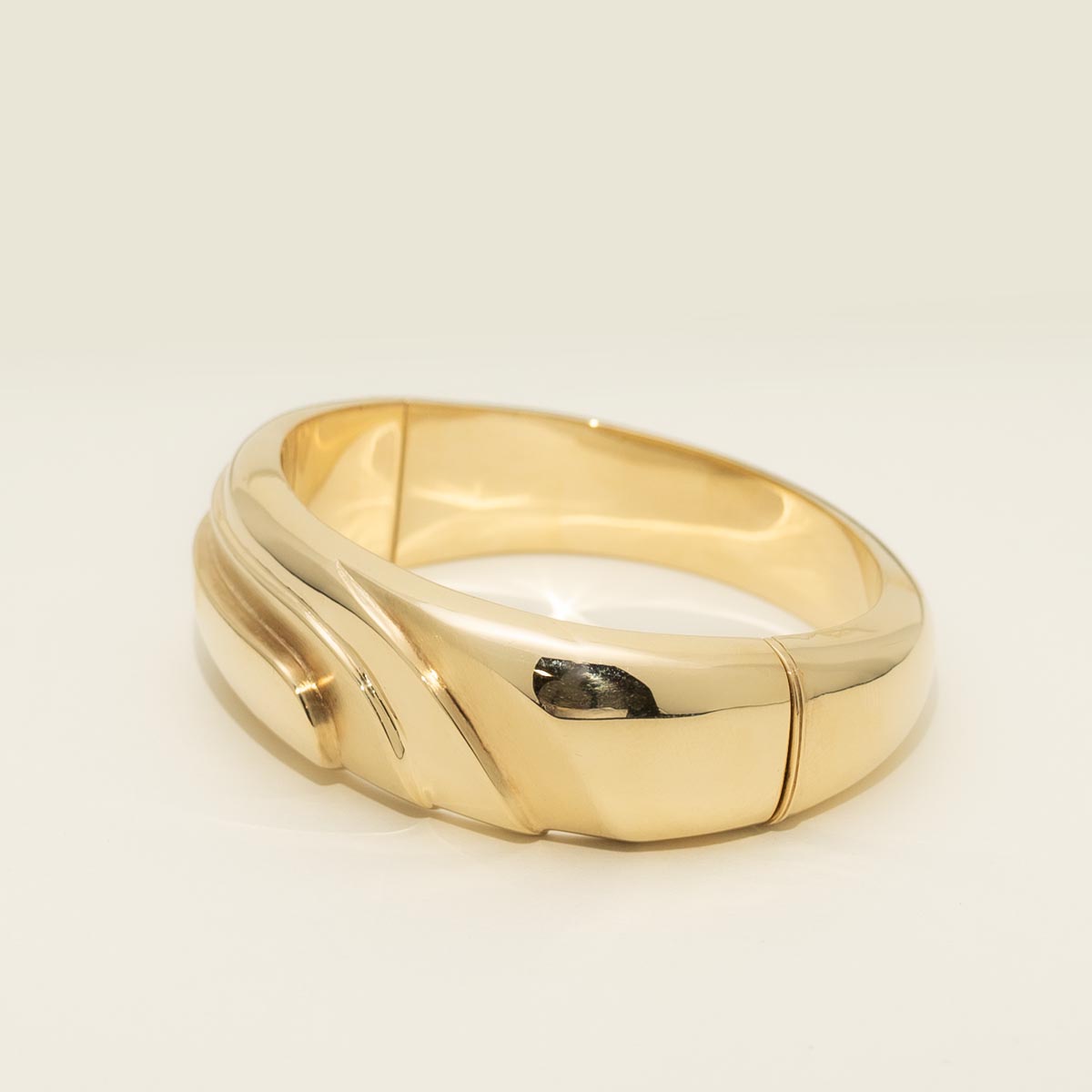 Estate Bangle Bracelet in 14kt Yellow Gold