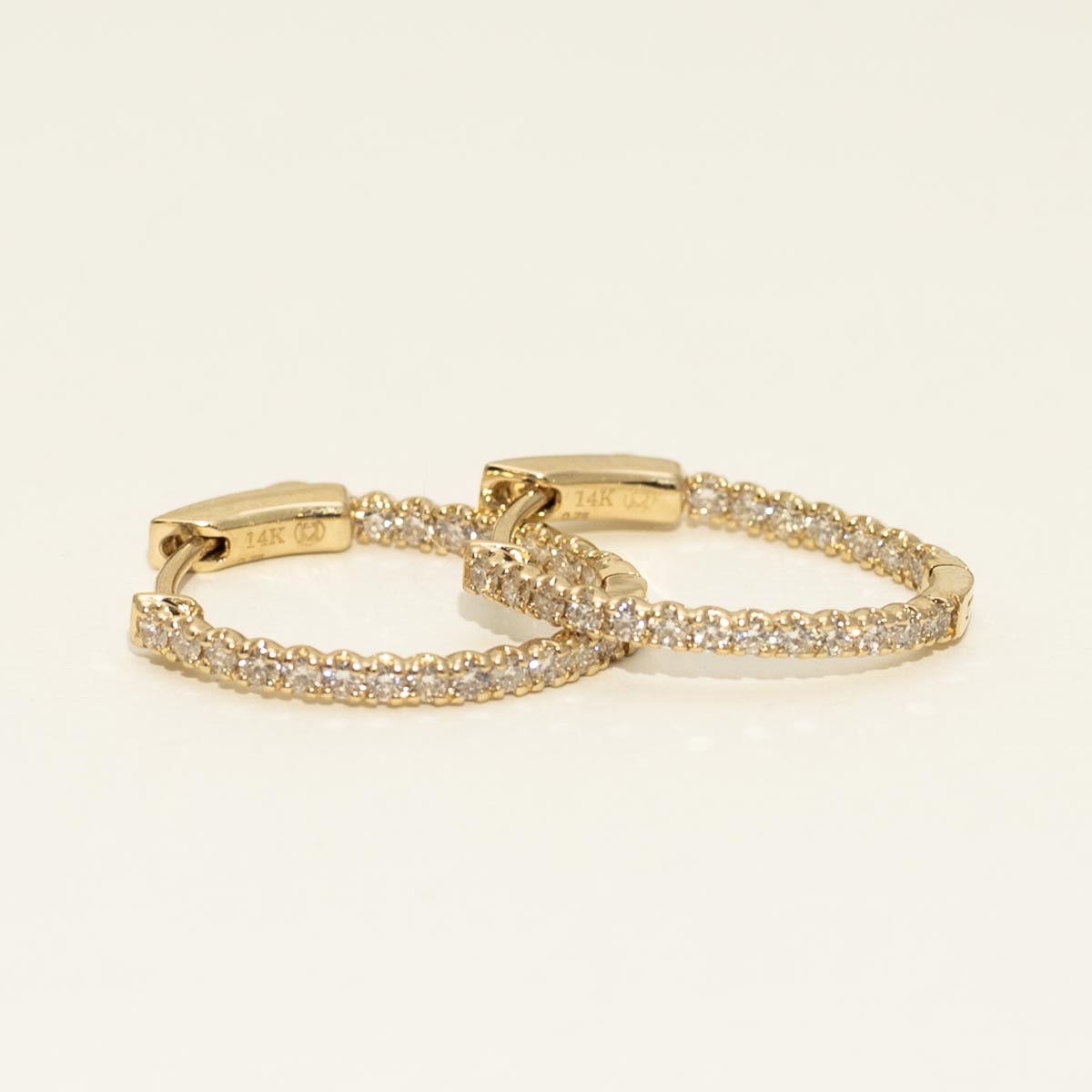 Diamond Inside Out Oval Hoop Earrings in 14kt Yellow Gold (3/4ct tw)