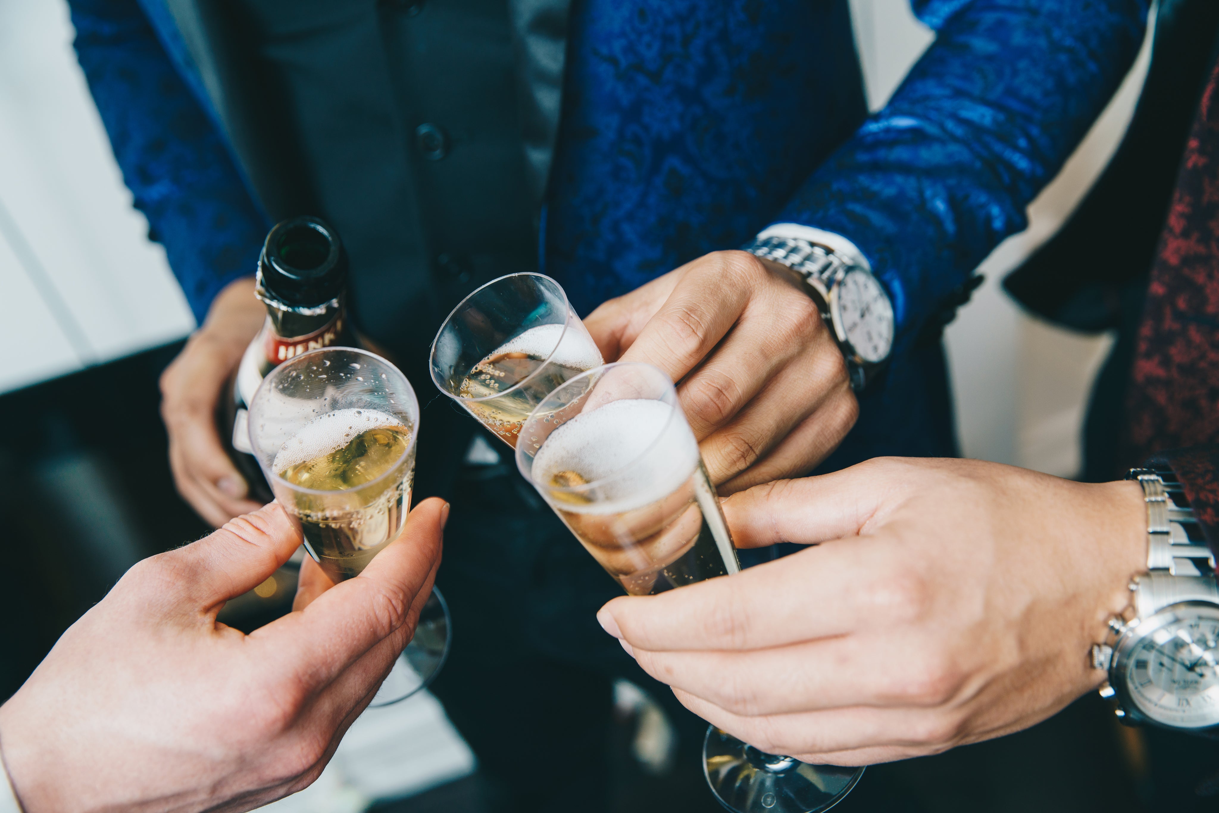 champagne-cheers-and-luxury.jpg
