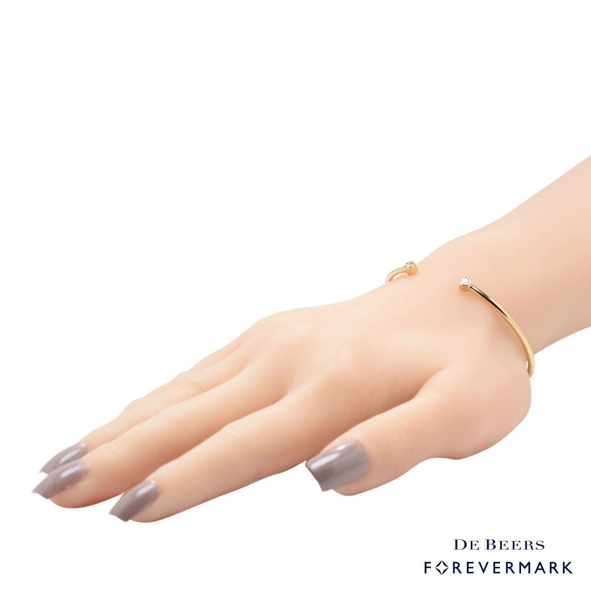 Forevermark Diamond Bangle Bracelet in 18kt Yellow Gold (1/4ct tw)