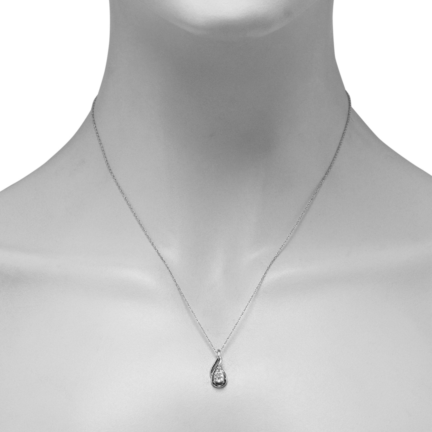 Diamond Lovebright Necklace in 14kt White Gold (1/10ct tw)