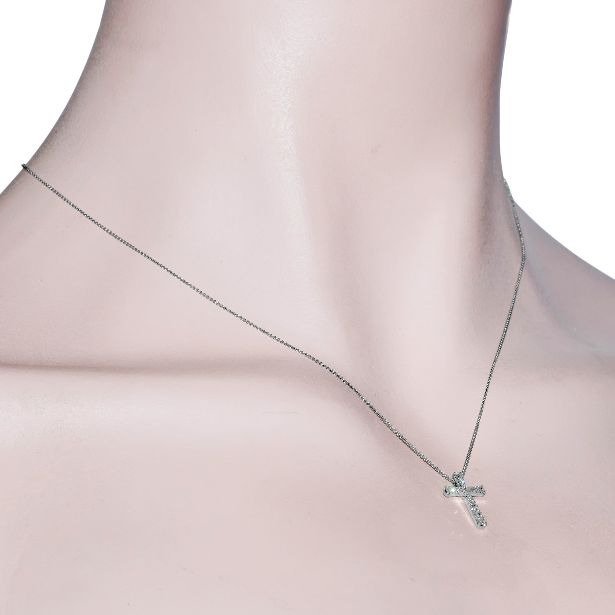 Diamond Cross Necklace in 14kt White Gold (1/5ct tw)