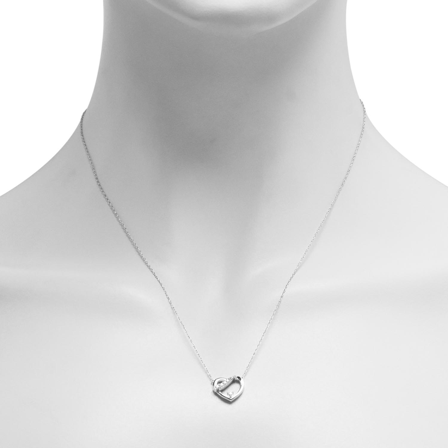 Diamond Heart Necklace in 10kt White Gold (1/10ct tw)