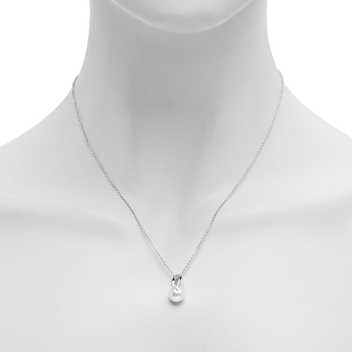Freshwater Pearl Necklace in Sterling Silver (9mm)