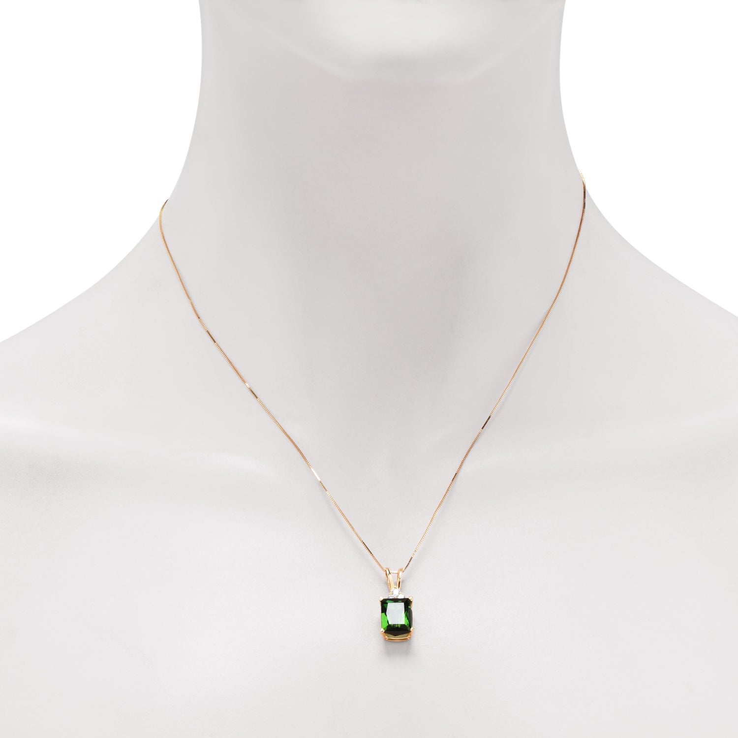 Estate Green Tourmaline Necklace in 14kt Yellow Gold with Diamonds (1/7ct tw)