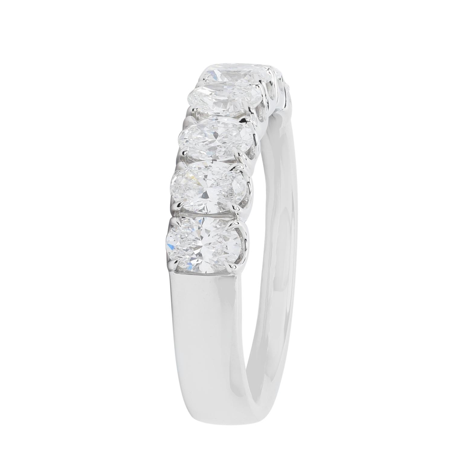 Memoire Geo Arts Oval Diamond Band in 18kt White Gold (1 1/3ct tw)