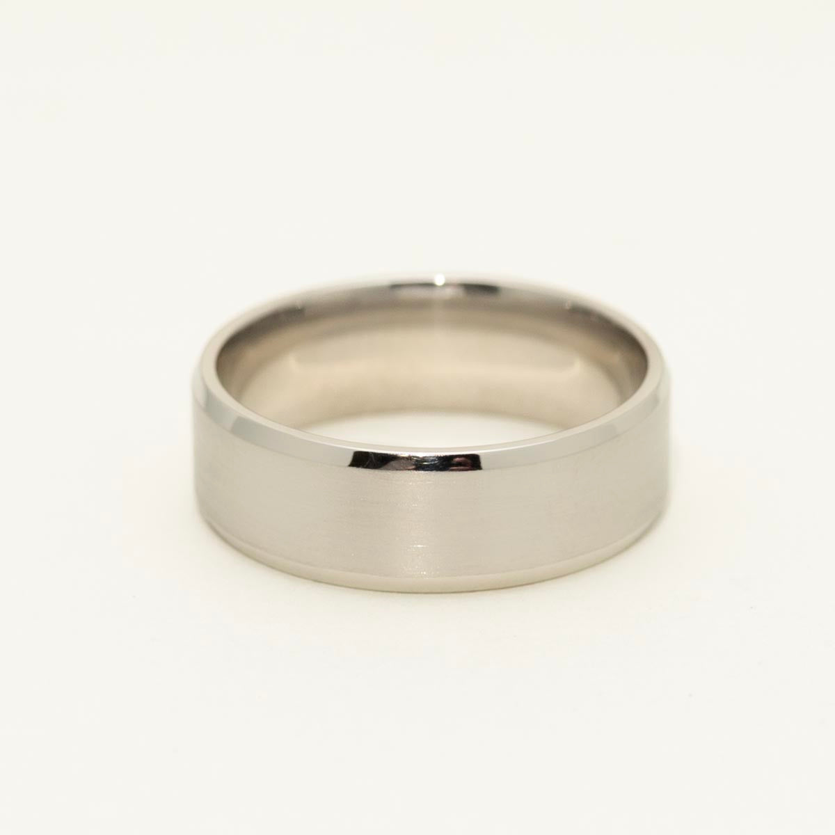 Mens Wedding Band in Platinum (7mm)