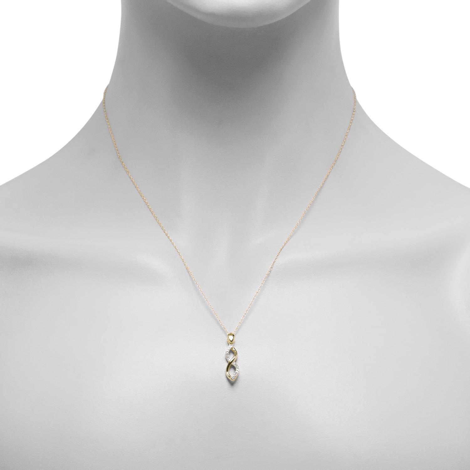 Diamond Twist Necklace in 10kt Yellow Gold (1/10ct tw)