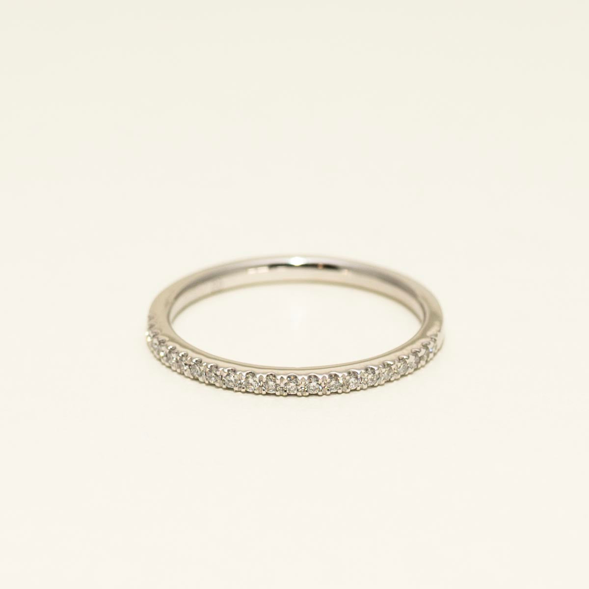 Diamond Wedding Band in Platinum (1/7ct tw)