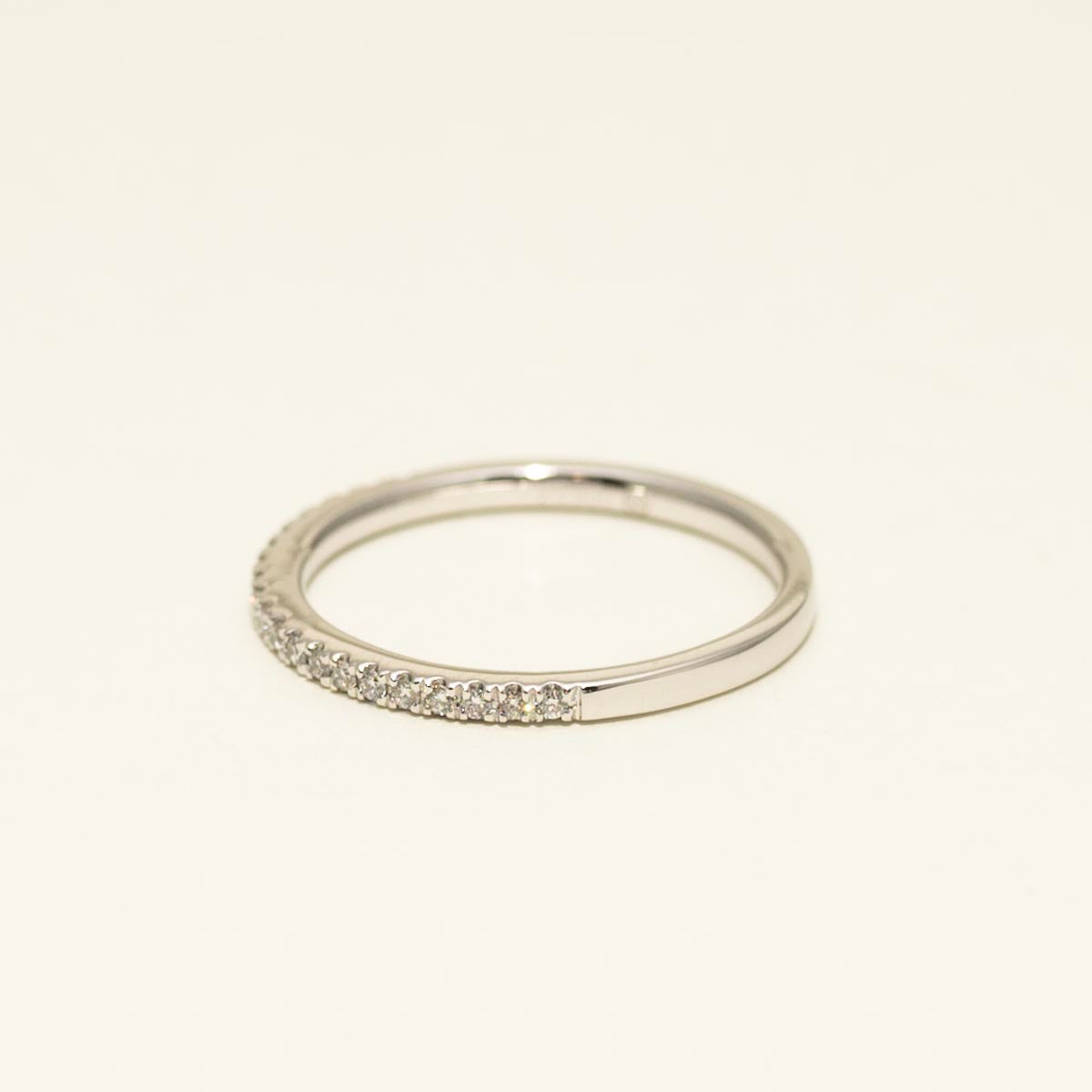 Diamond Wedding Band in Platinum (1/7ct tw)