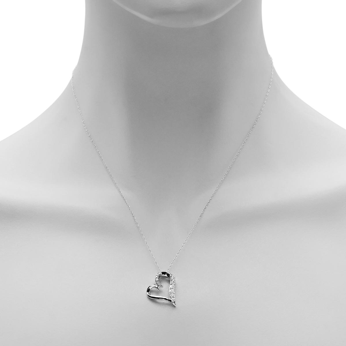 Diamond Heart Necklace in 10kt White Gold (1/10ct tw)