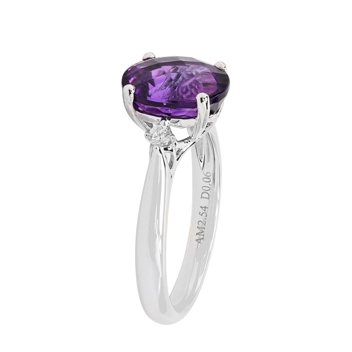 Oval Amethyst Ring in 14kt White Gold (1/20ct tw)