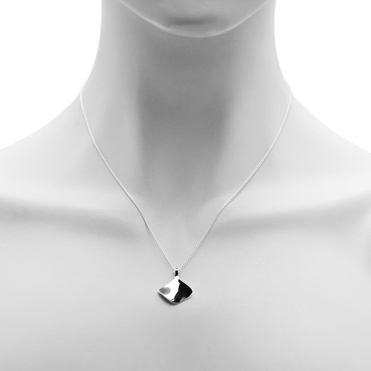 E.L. Designs Reflection Necklace in Sterling Silver