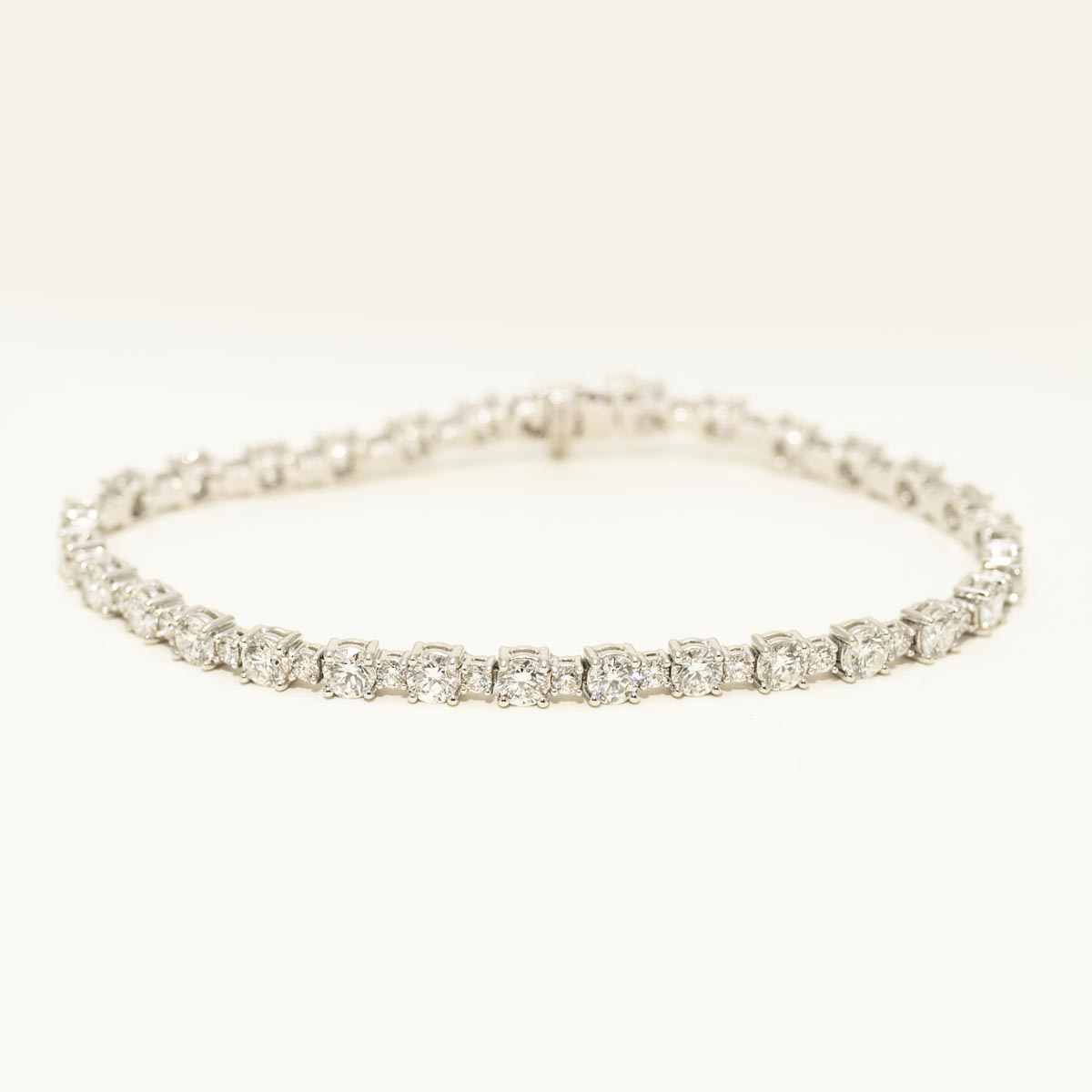 Diamond Tennis Bracelet in 18kt White Gold (7ct tw)