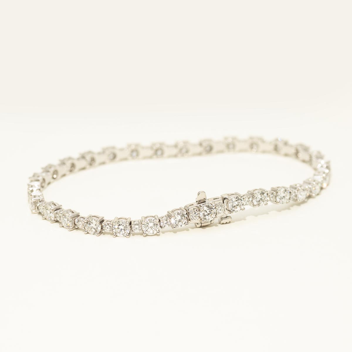 Diamond Tennis Bracelet in 18kt White Gold (7ct tw)