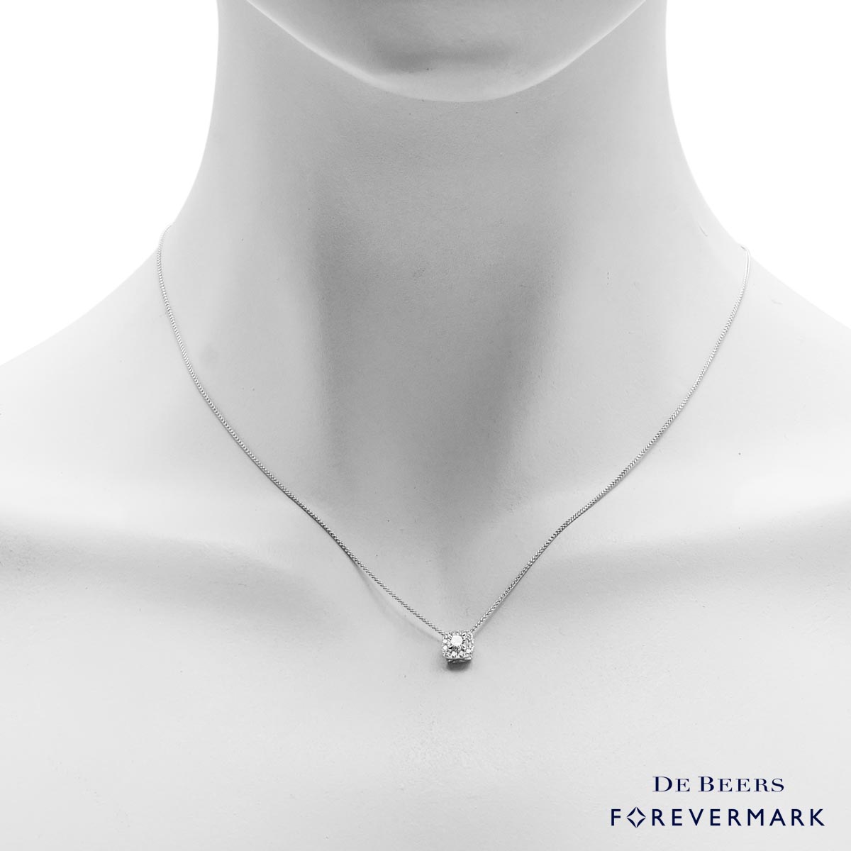 Diamond Halo Necklace in 18kt White Gold (3/8ct tw)