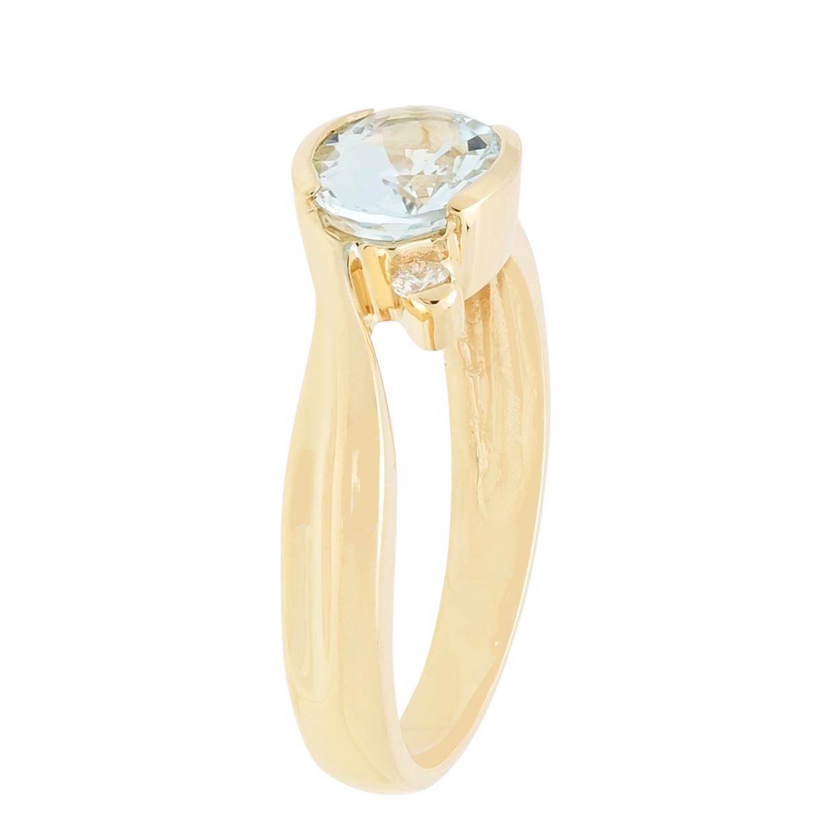 Oval Aquamarine Ring in 14kt Yellow Gold with Diamonds (1/20ct tw)