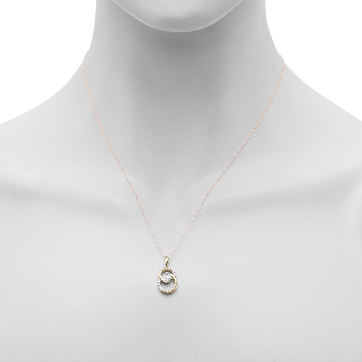 Diamond Circle Necklace in 10kt Yellow Gold (1/4ct tw)