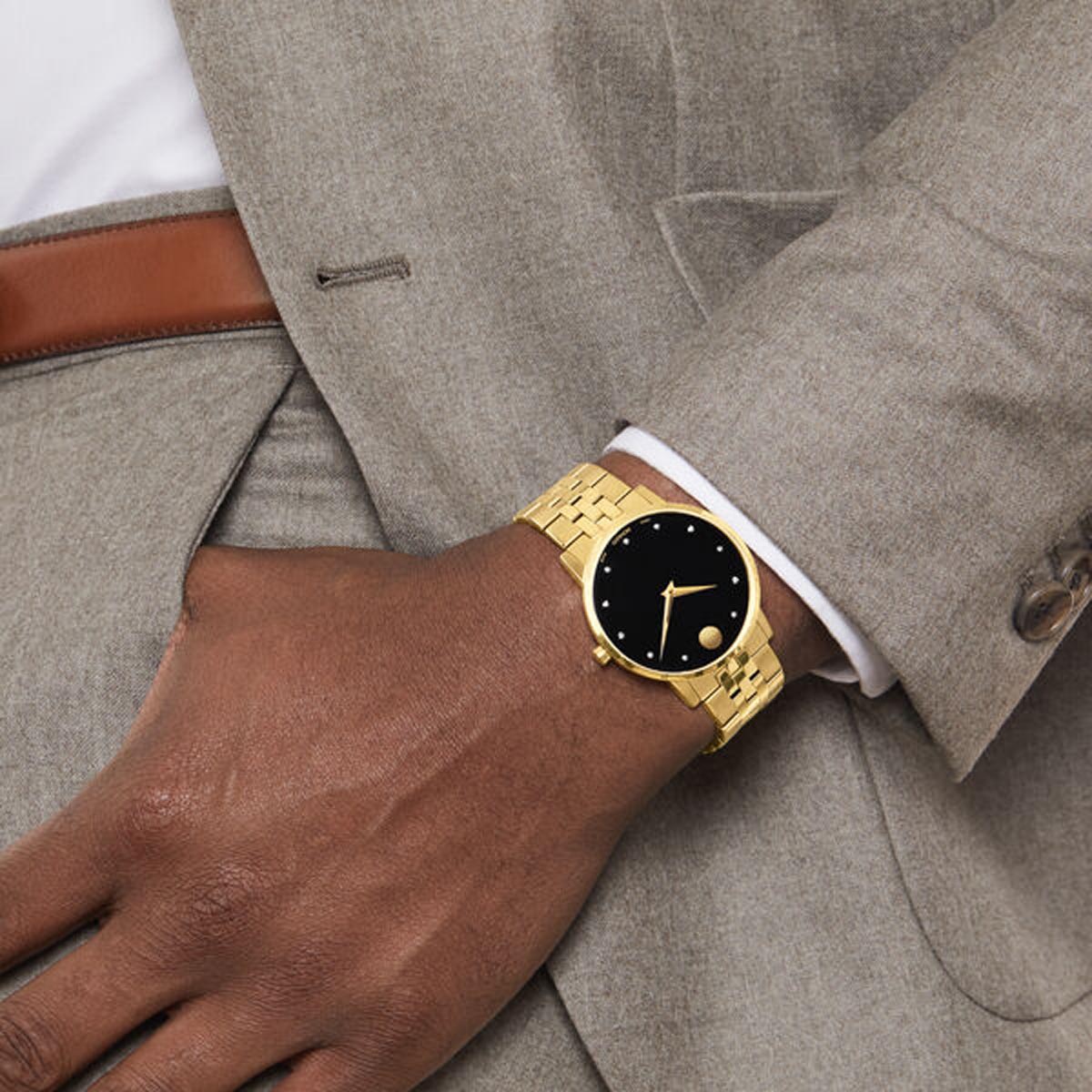 Movado Musuem Classic Mens Diamond Watch with Black Dial and Yellow Stainless Steel Bracelet (Swiss quartz movement)