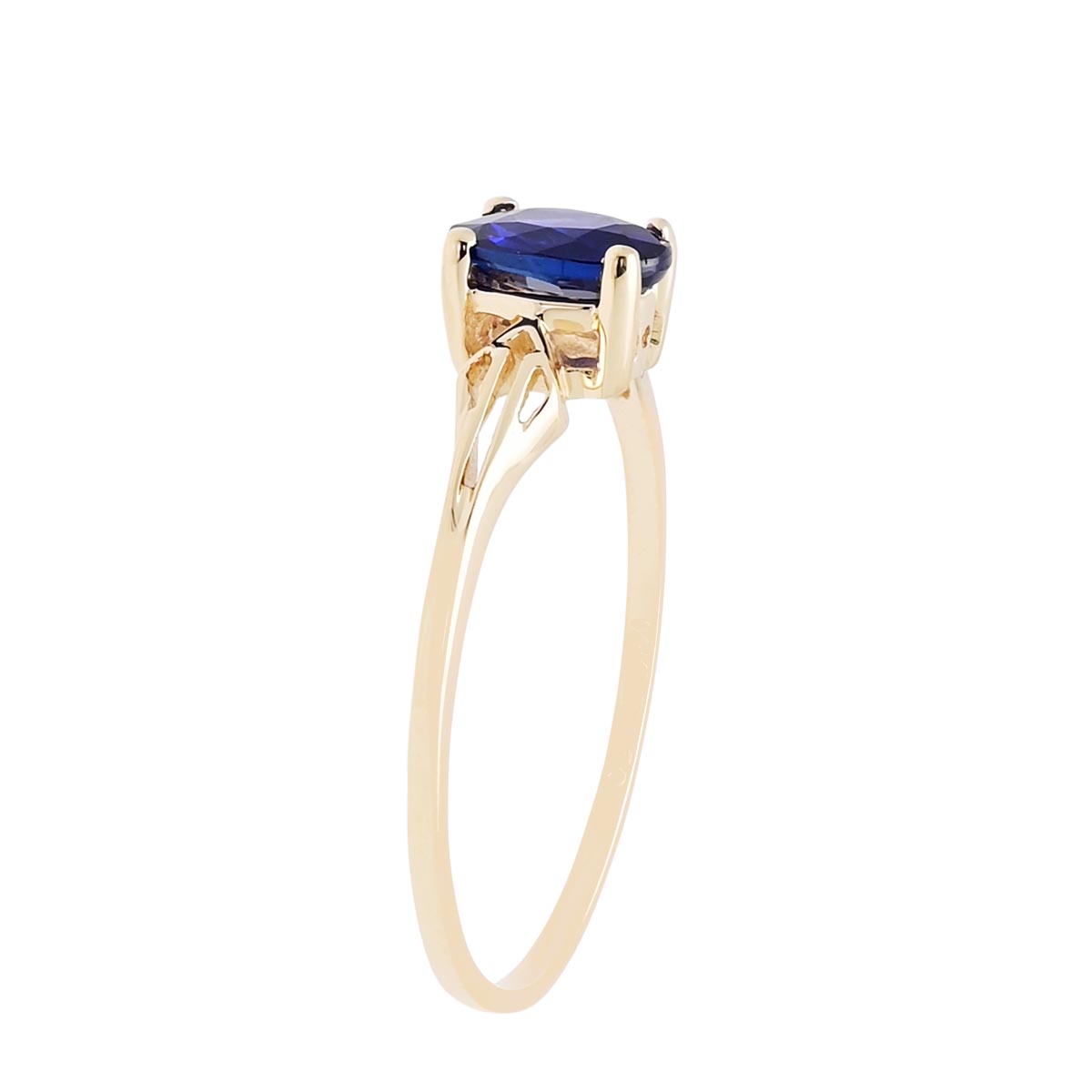 Oval Sapphire Ring in 14kt Yellow Gold