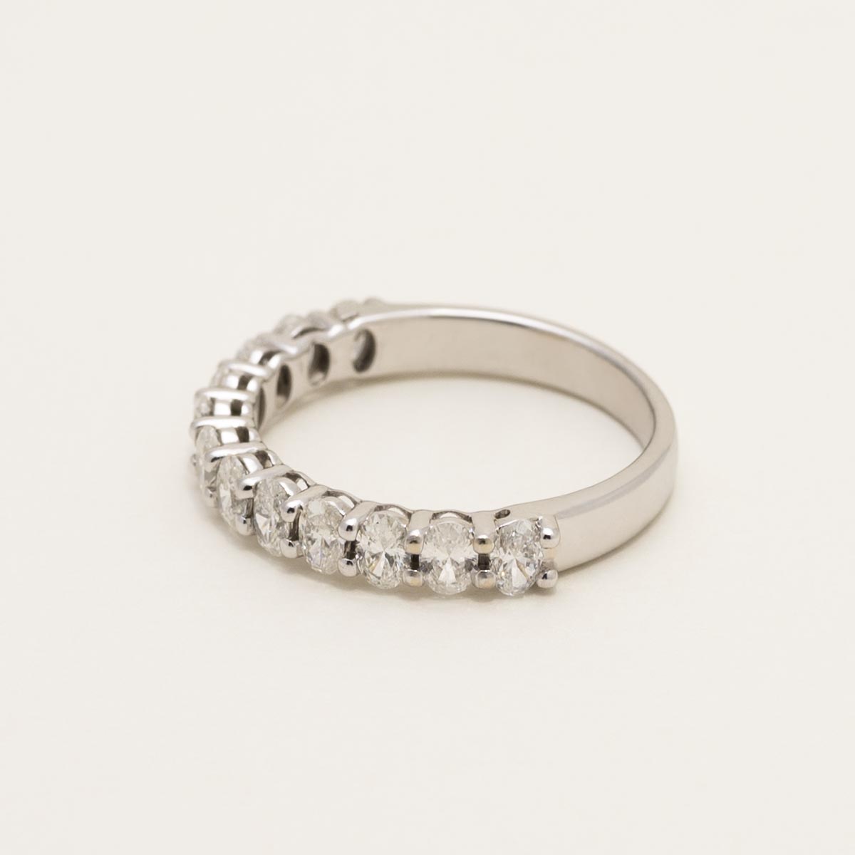 Oval Diamond Band in 14kt White Gold (1ct tw)