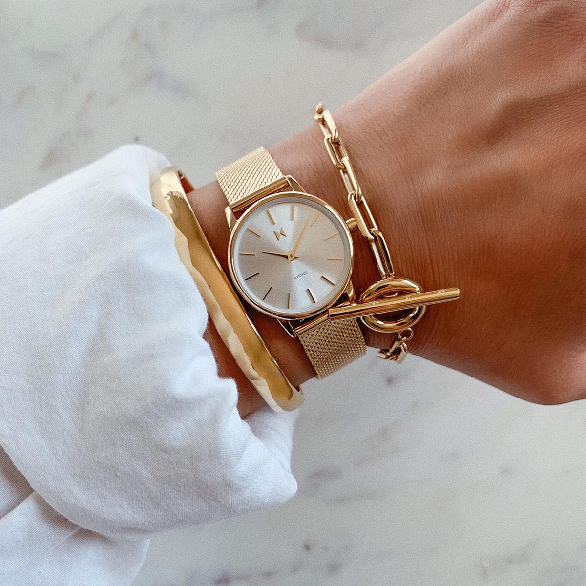 MVMT Avenue Womens Watch with White Dial and Yellow Gold Toned Stainless Steel Mesh Bracelet (quartz movement)