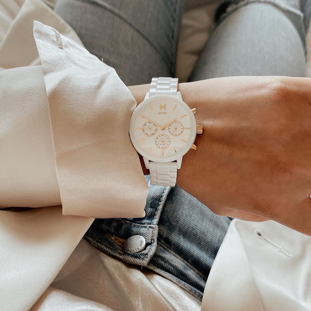 MVMT Nova Womens Watch with White Dial and White Ceramic Bracelet (quartz movement)