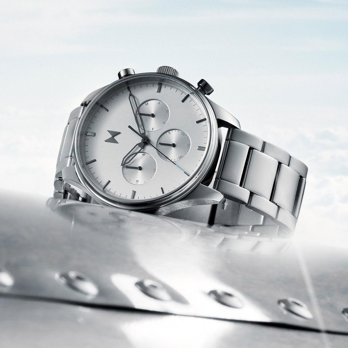 MVMT Airhawk Mens Watch with White Dial and Stainless Steel Bracelet (quartz movement)