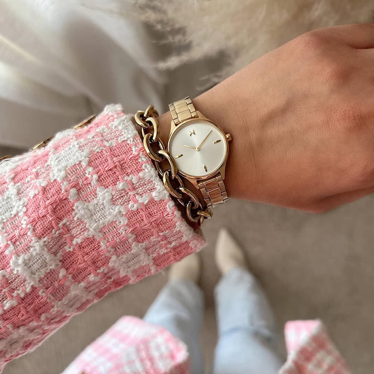 MVMT Reina Womens Watch with White Dial and Gold Toned Ionic Plated Stainless Steel Bracelet (quartz movement)