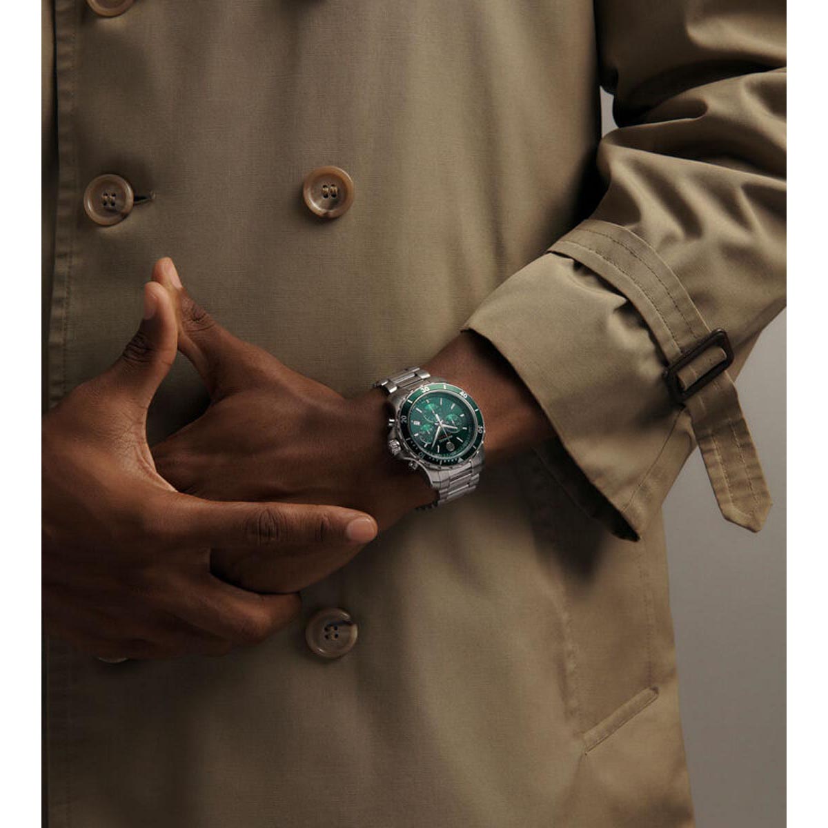Movado Series 800 Mens Watch with Green Dial and Stainless Steel Bracelet (Swiss quartz movement)