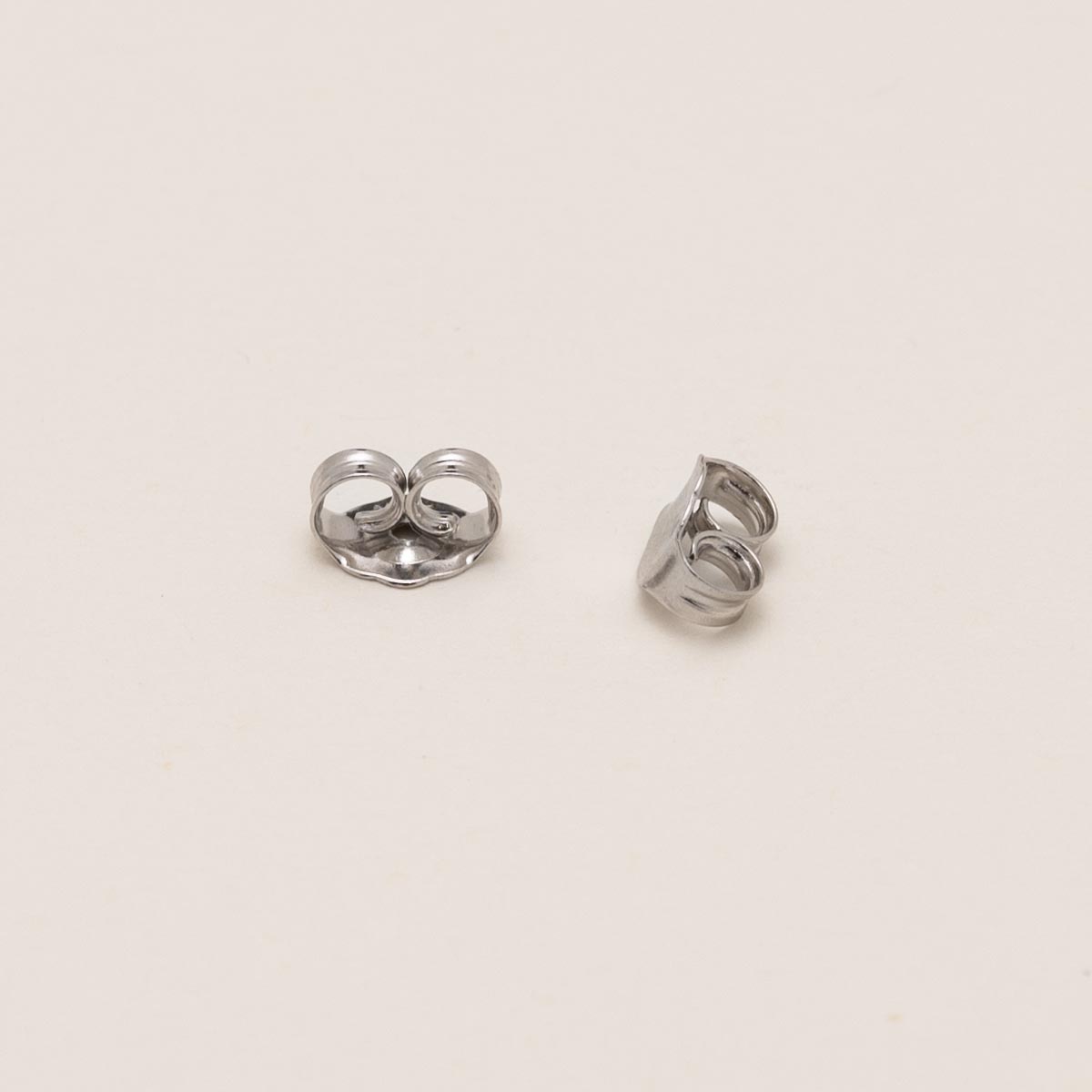 Cultured Freshwater Pearl Drop Earring in 14kt White Gold with Diamonds (1/10ct tw and 6mm pearls)