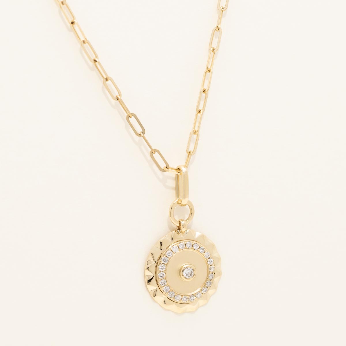 Diamond Medallion Necklace in 14kt Yellow Gold (1/3ct tw)
