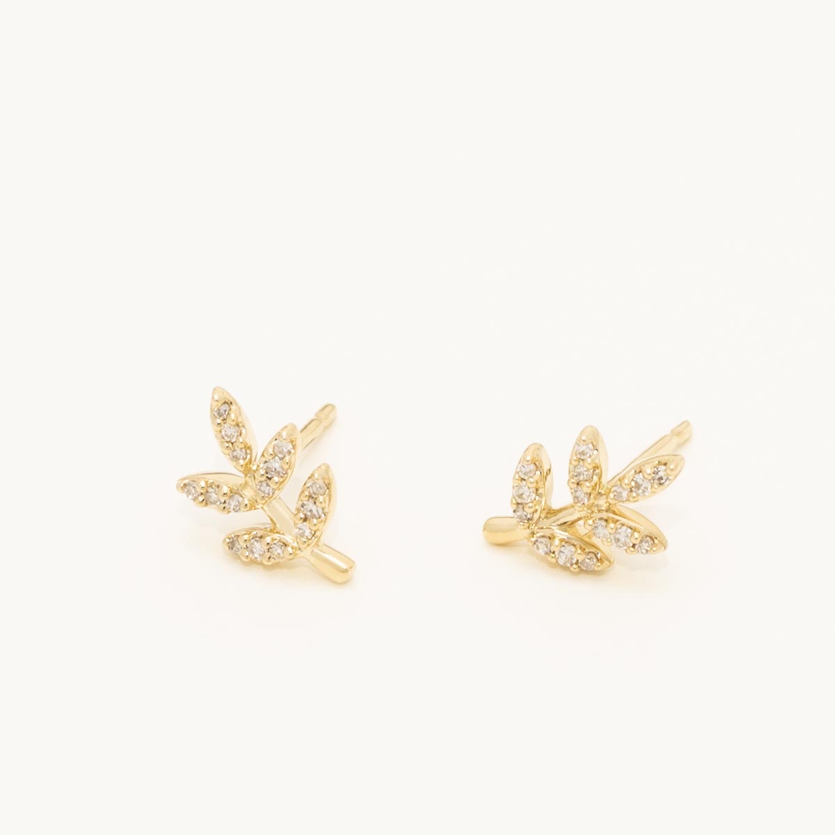 Diamond Petite Leaf Stud Earrings in 10kt Yellow Gold (1/10ct tw)