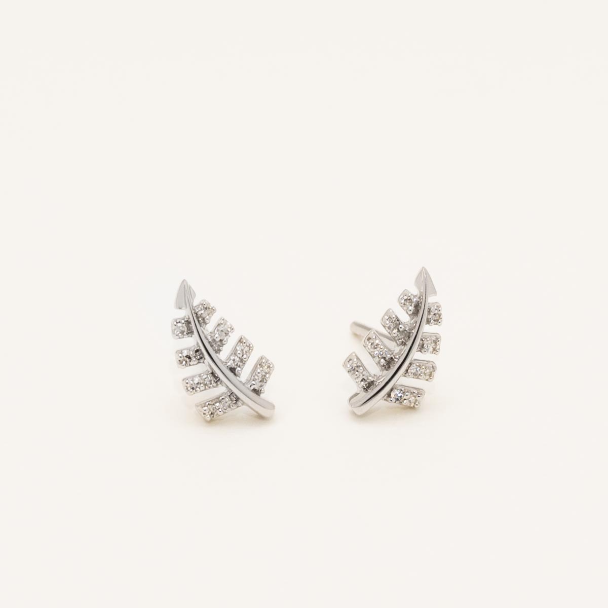 Diamond Petite Leaf Stud Earrings in 10kt White Gold (1/10ct tw)