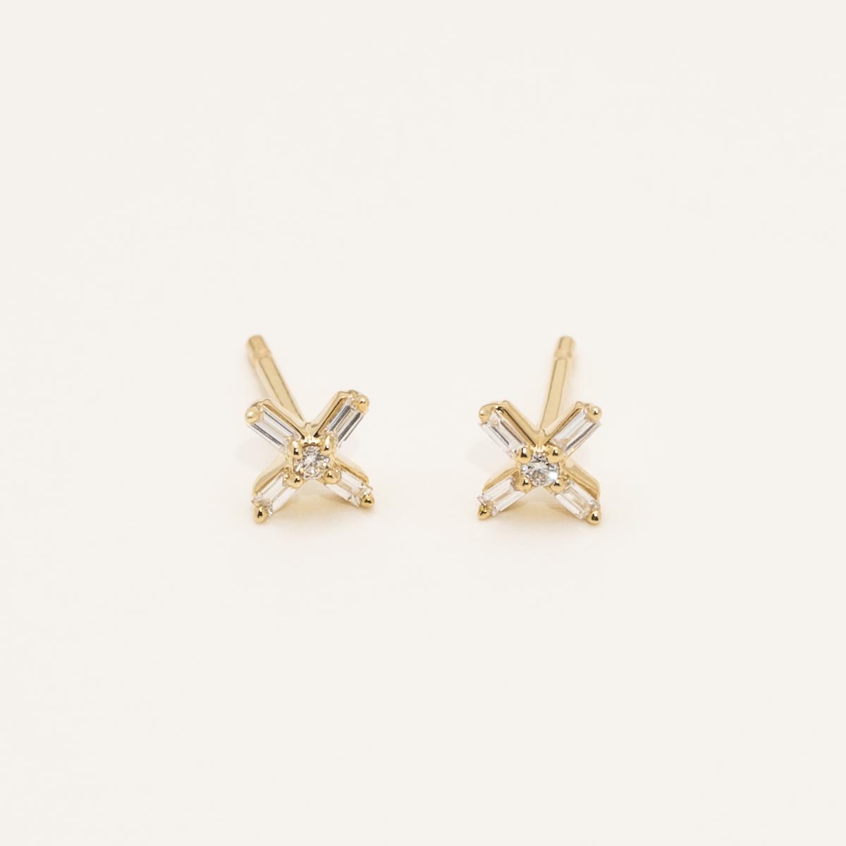 Baguette Diamond Petite Stud Earrings in 10kt Yellow Gold (1/10ct tw)