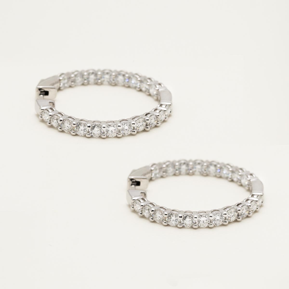 Lab Grown Diamond Inside Out Round Hoop Earrings in 14kt White Gold (3ct tw)