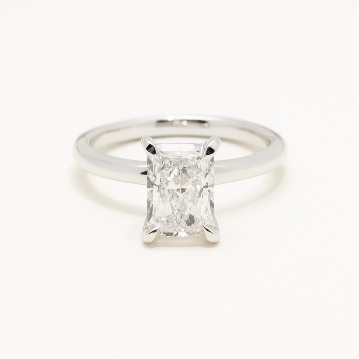 Lab Grown Radiant Cut Solitaire Engagement Ring in 14kt White Gold (2ct)