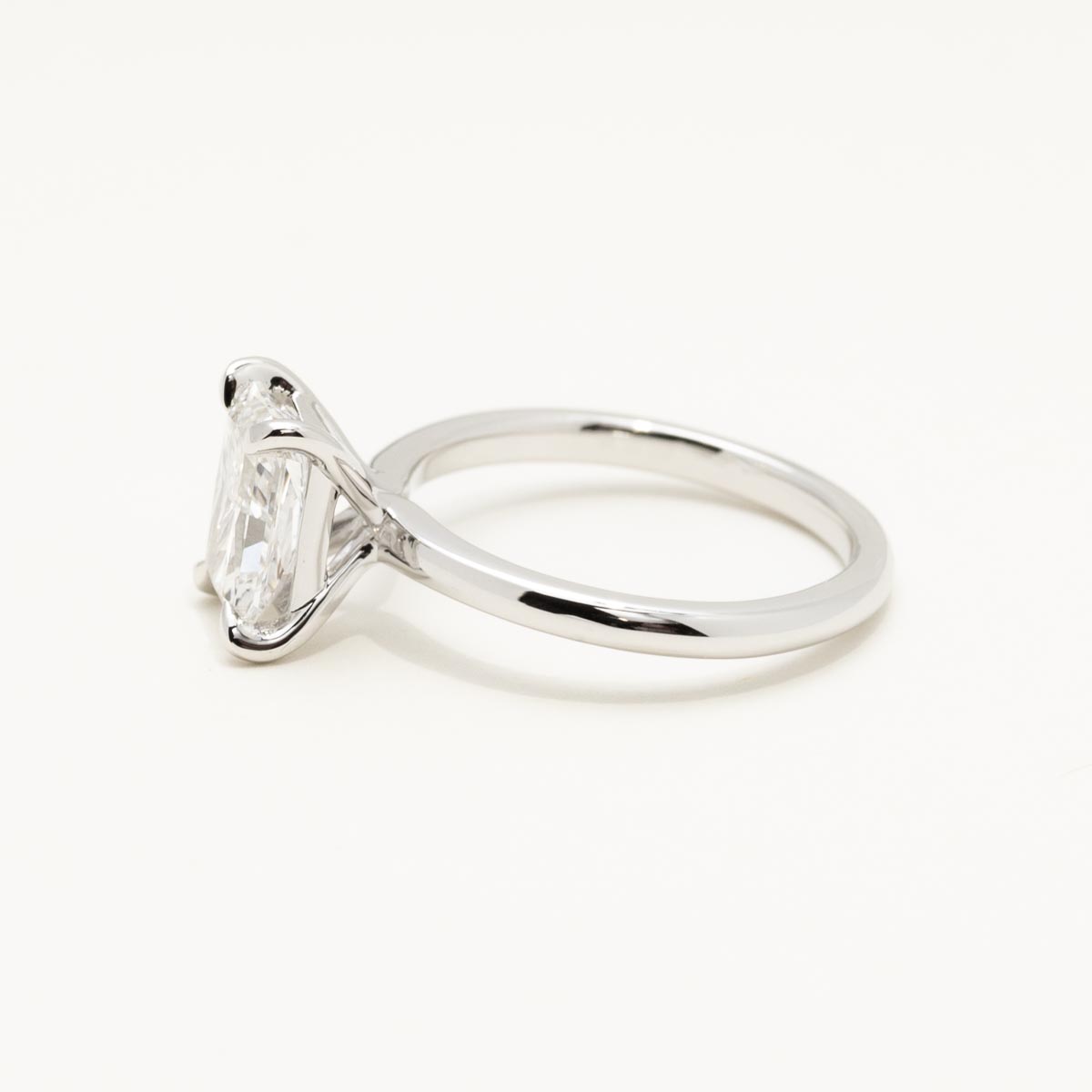 Lab Grown Radiant Cut Solitaire Engagement Ring in 14kt White Gold (2ct)