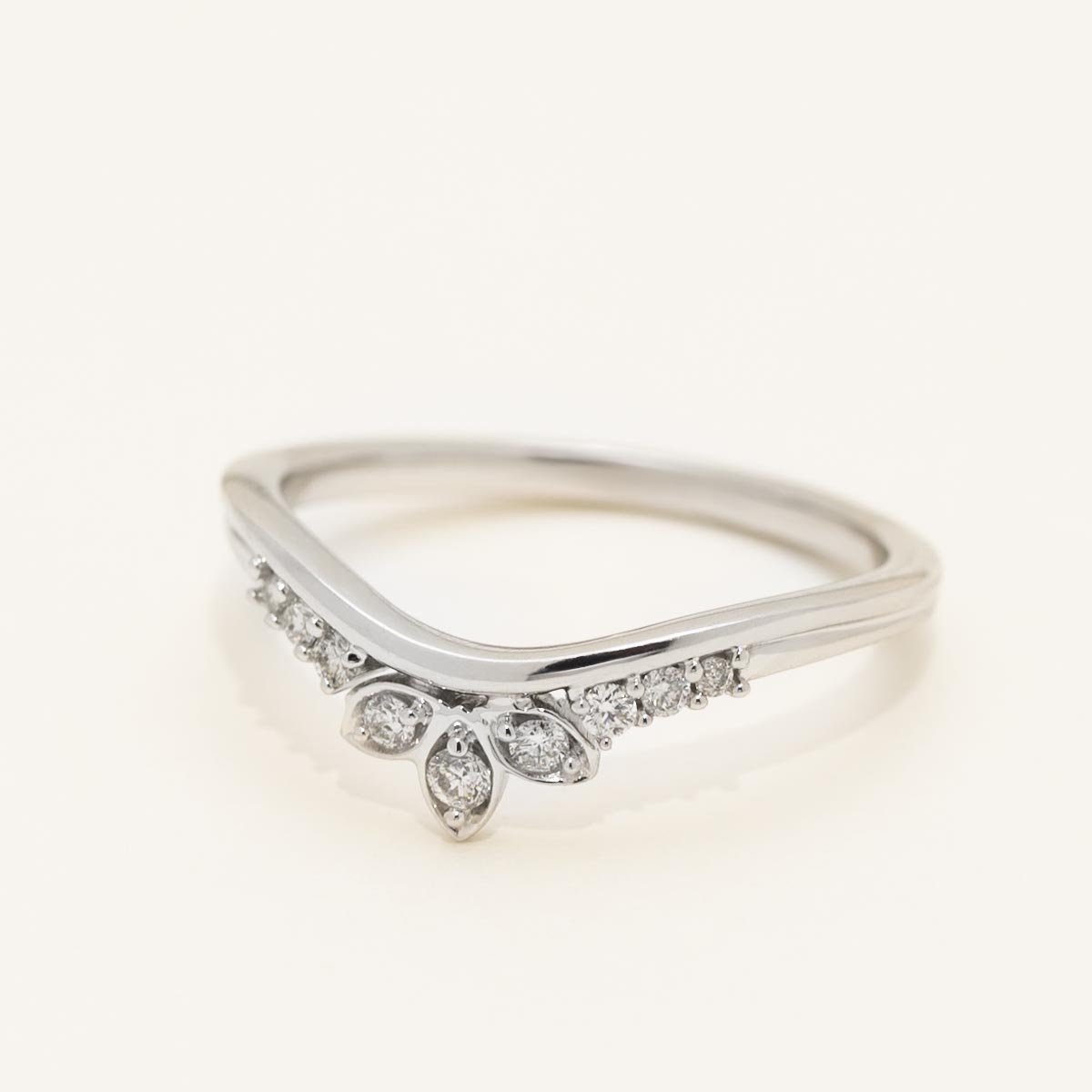 Diamond Curve Band in 14kt White Gold (1/10ct tw)