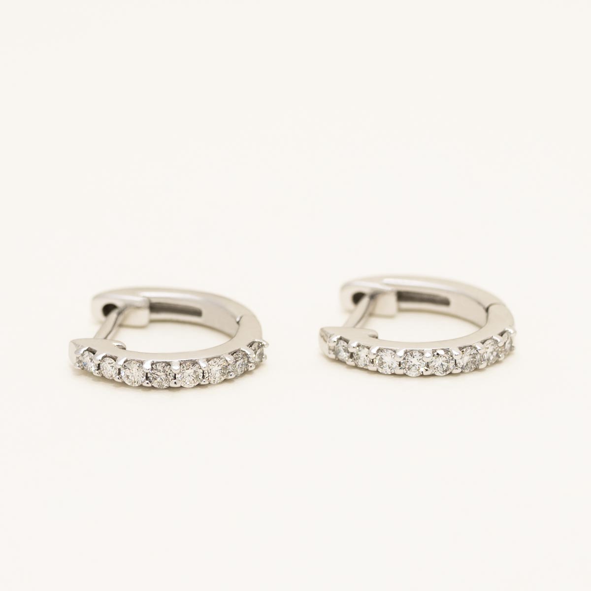 Diamond Hoop Earrings in 14kt White Gold (1/4ct tw)