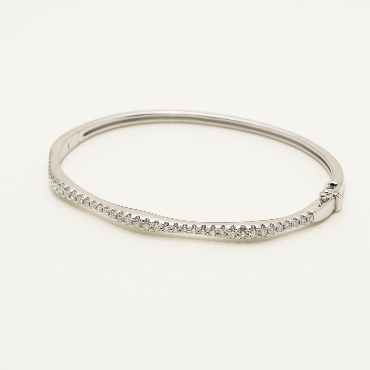 Dabakarov Diamond Wave Bangle Bracelet in 14kt White Gold (3/4ct tw)