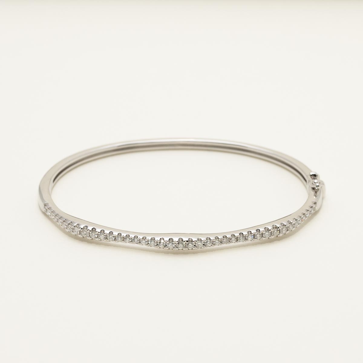Dabakarov Diamond Wave Bangle Bracelet in 14kt White Gold (3/4ct tw)