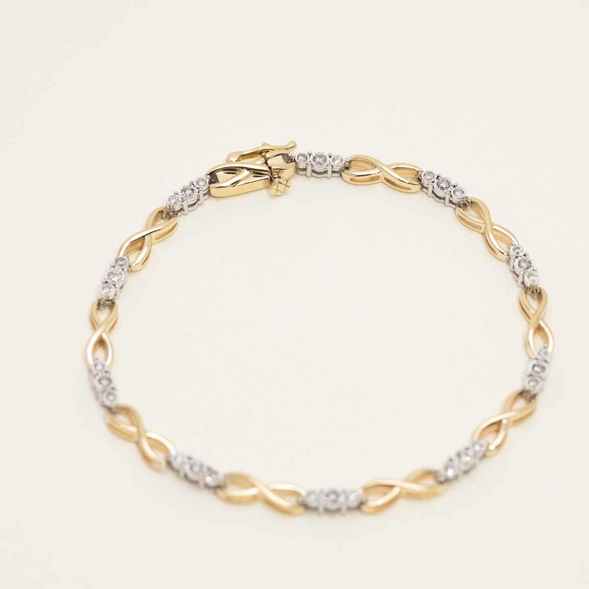 Diamond Link Bracelet in 10kt Yellow and White Gold (1/2ct tw)