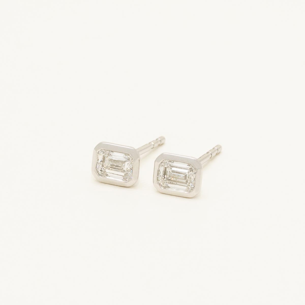 Emerald Cut Diamond Bezel Stud Earrings in 14kt White Gold (5/8ct tw)