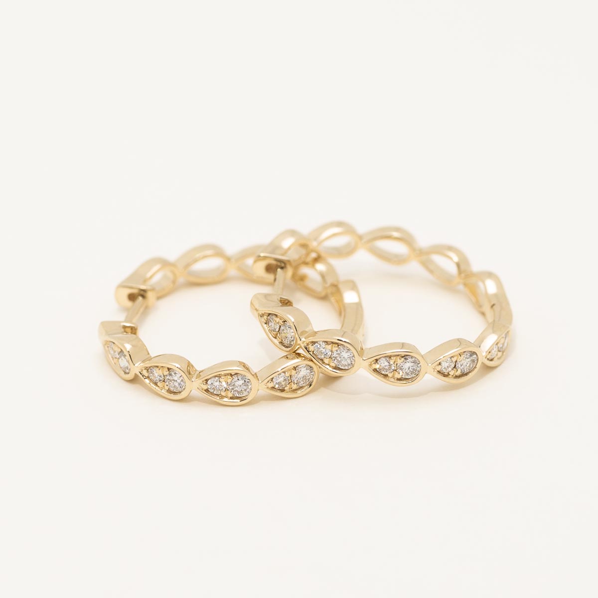 Diamond Pear Shape Bezel Hoop Earrings in 14kt Yellow Gold (1/2ct tw)