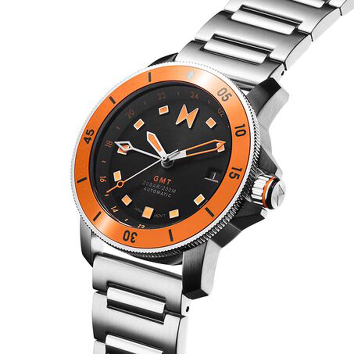 MVMT Cali Diver Mens Watch with Black Dial and Stainless Steel Bracelet (automatic movement)