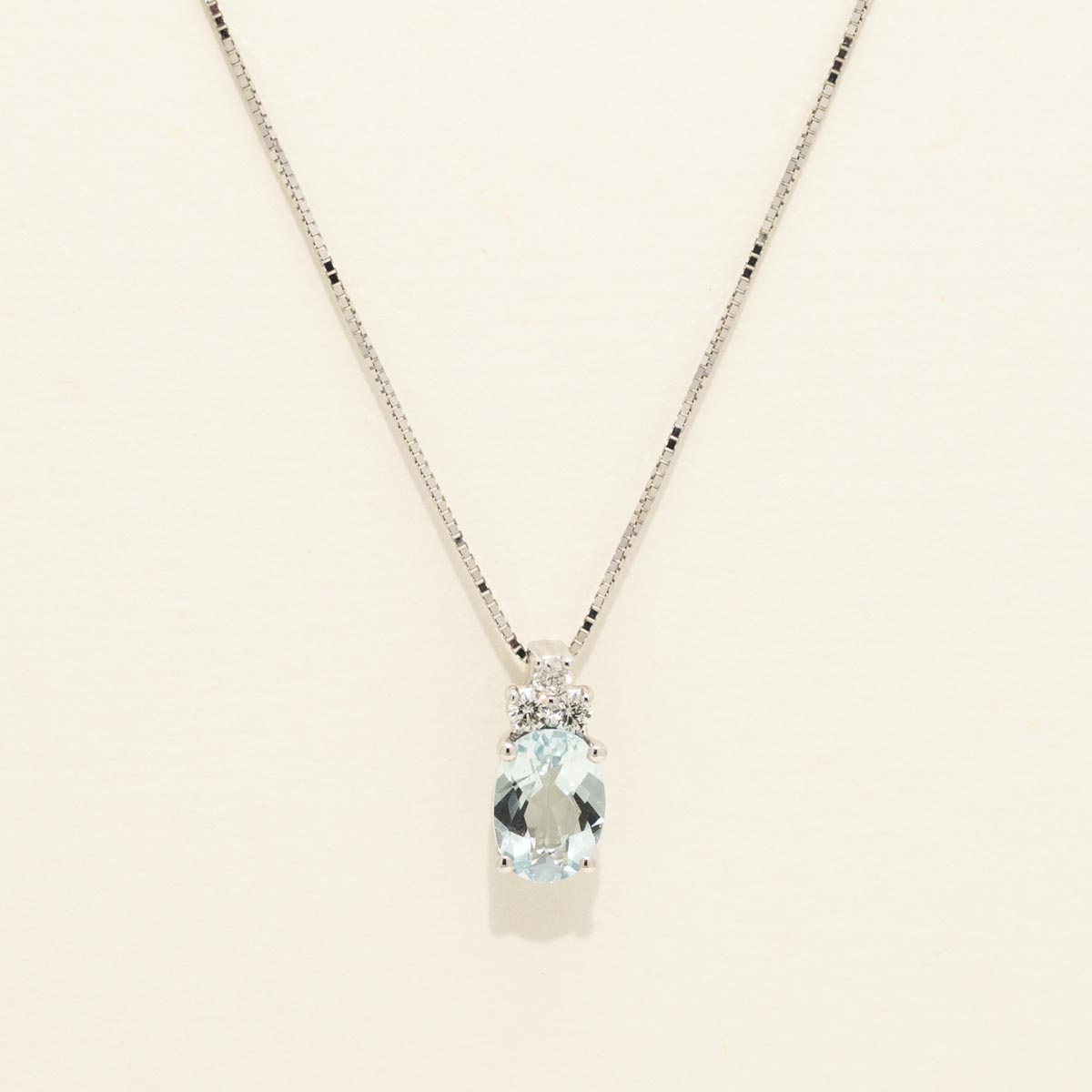 Oval Aquamarine Necklace in 14kt White Gold with Diamonds (1/10ct tw)