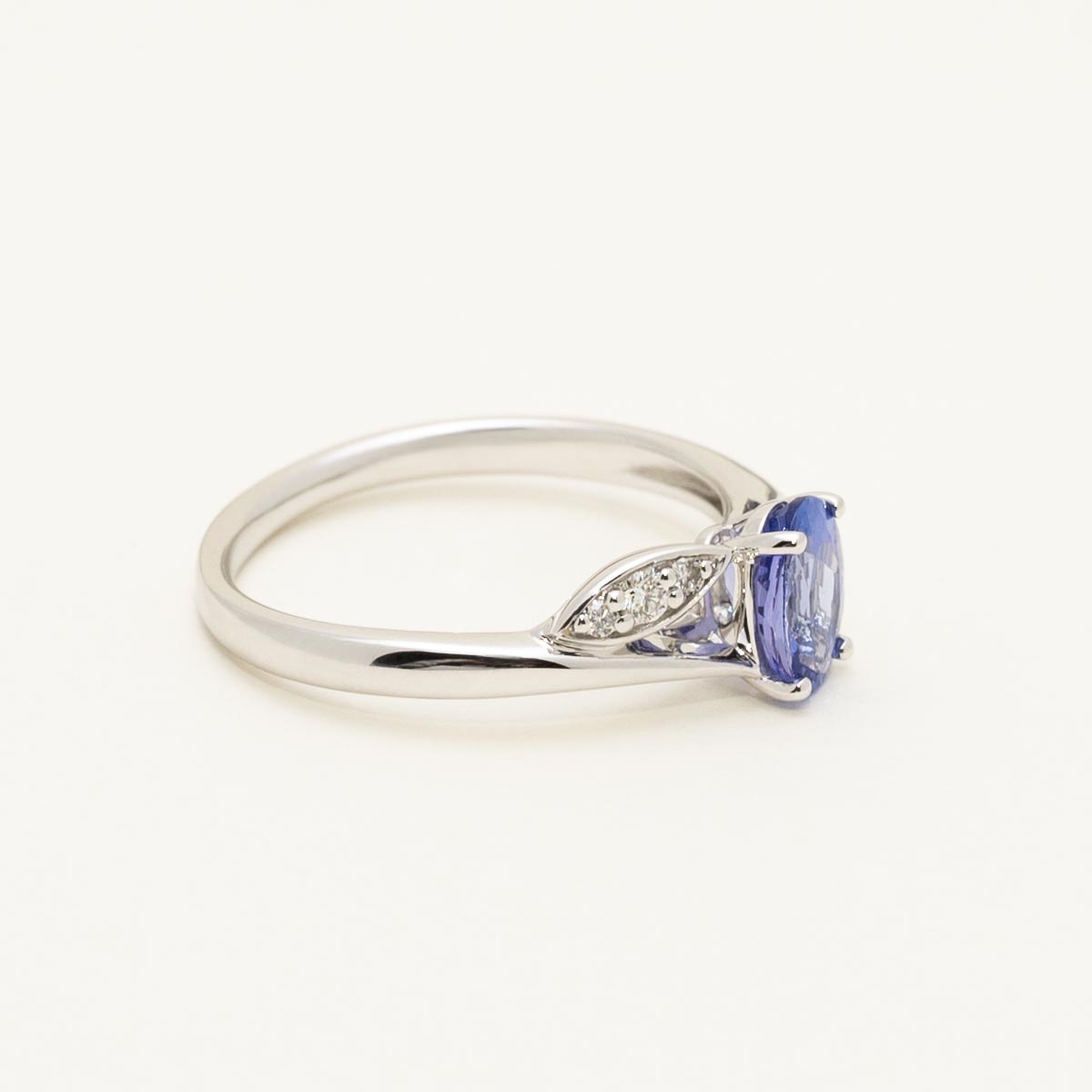Oval Tanzanite Ring in 14kt White Gold with Diamonds (1/10ct tw)