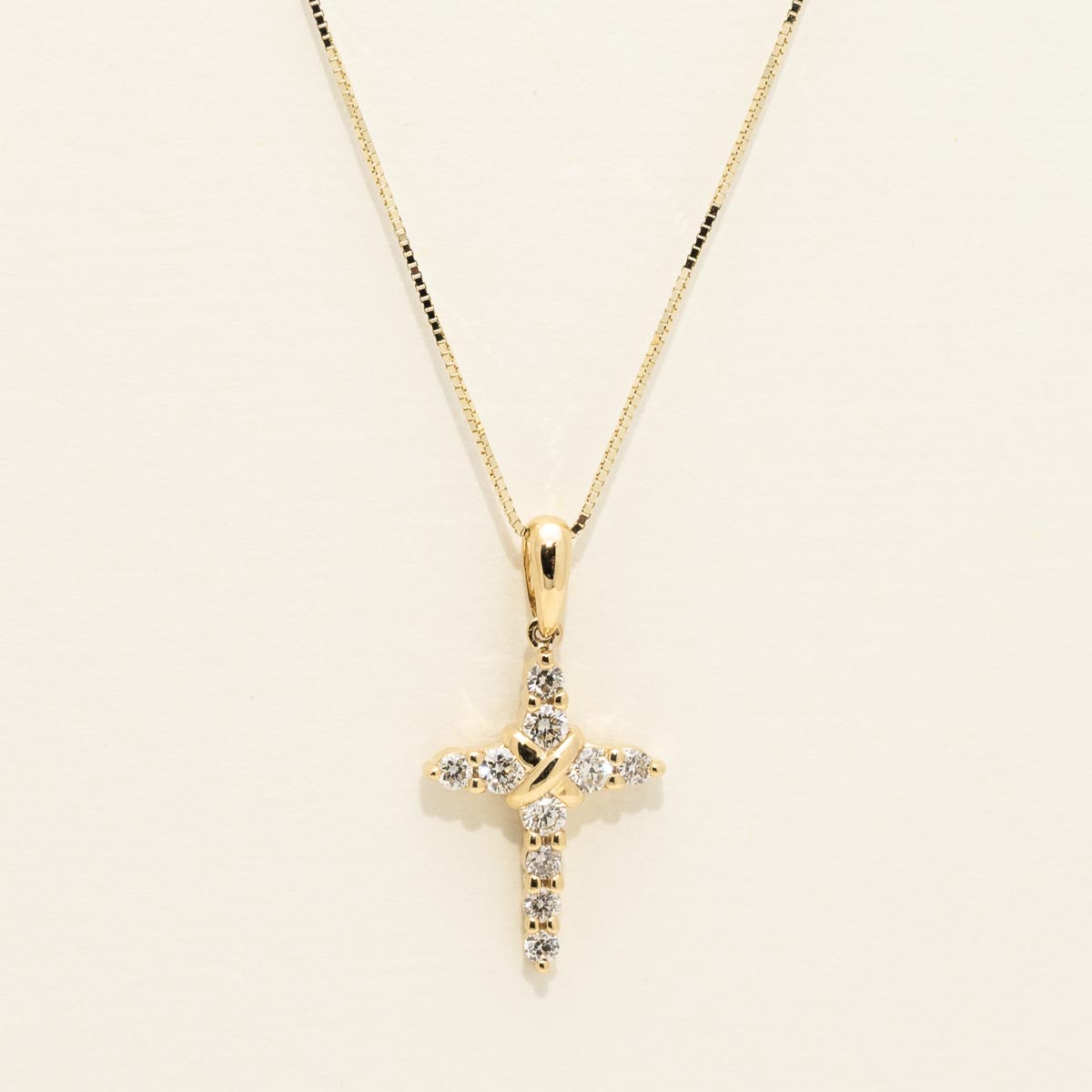 Diamond Cross Necklace in 14kt Yellow Gold (1/3ct tw)