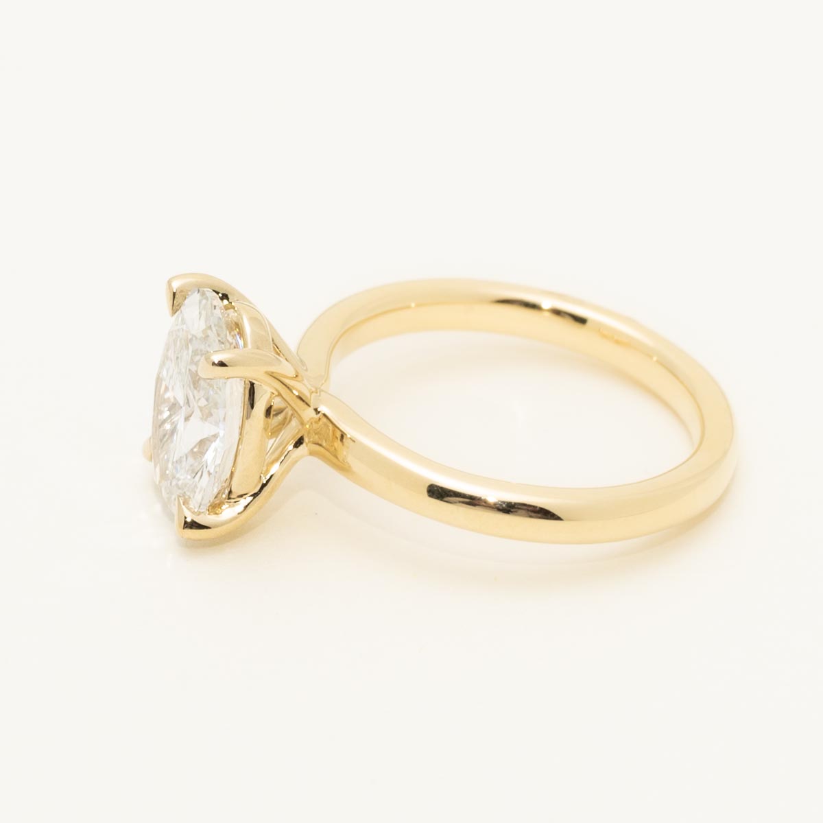 Lab Grown Oval Diamond Solitaire Ring in 14kt Yellow Gold (3ct tw)